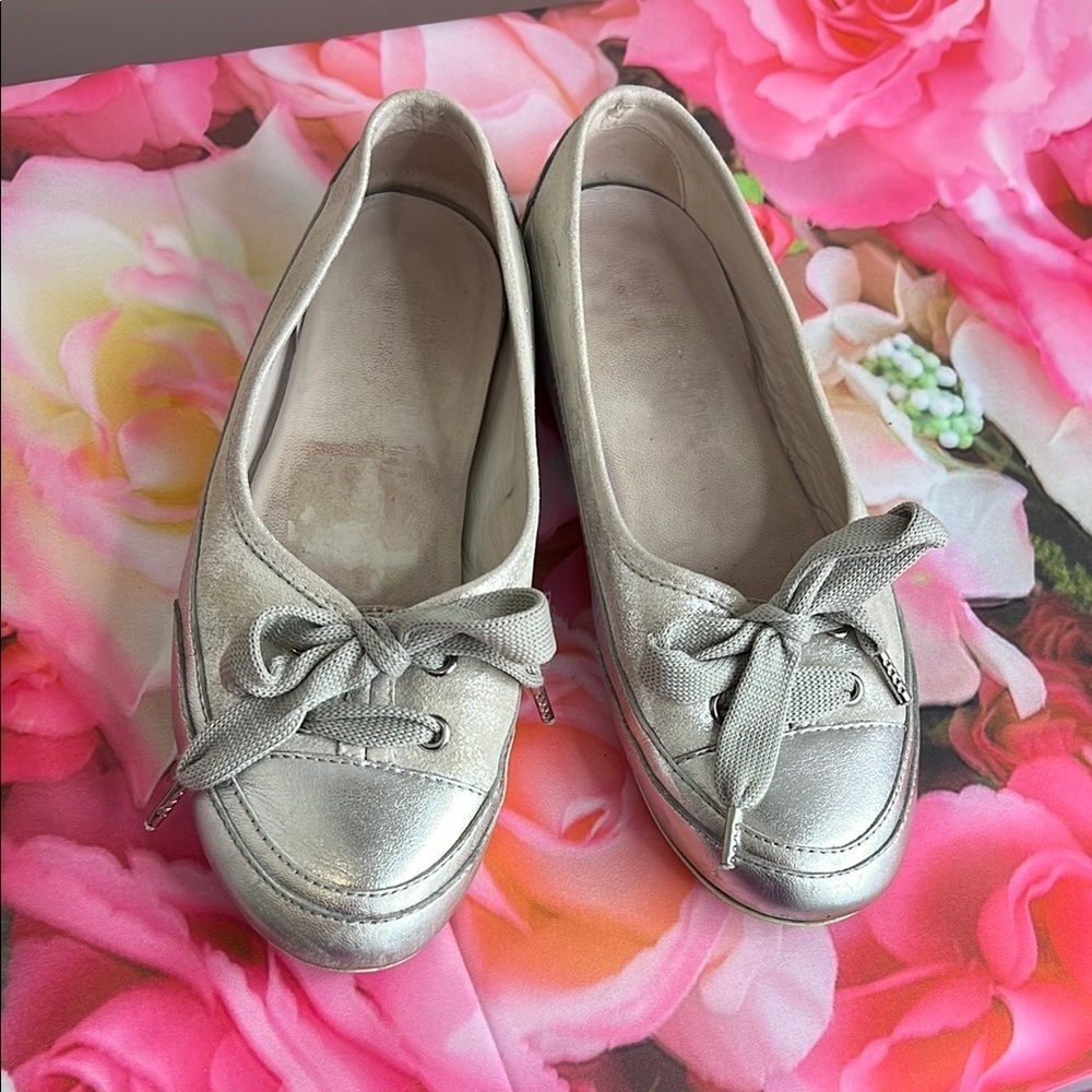 Silver Loafers with Rounded Toe and Metallic Sheen